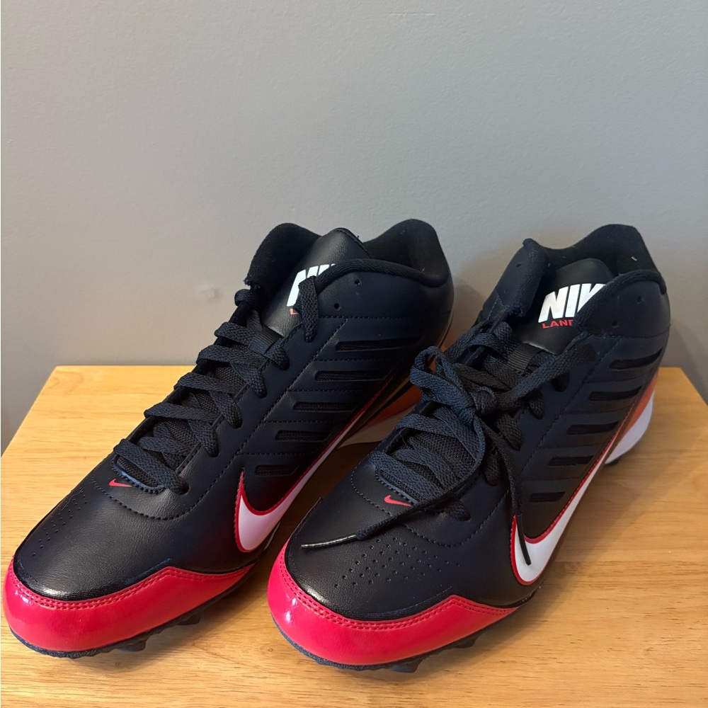 Nike Black and Red Athletic Shoes for Speed and Agility